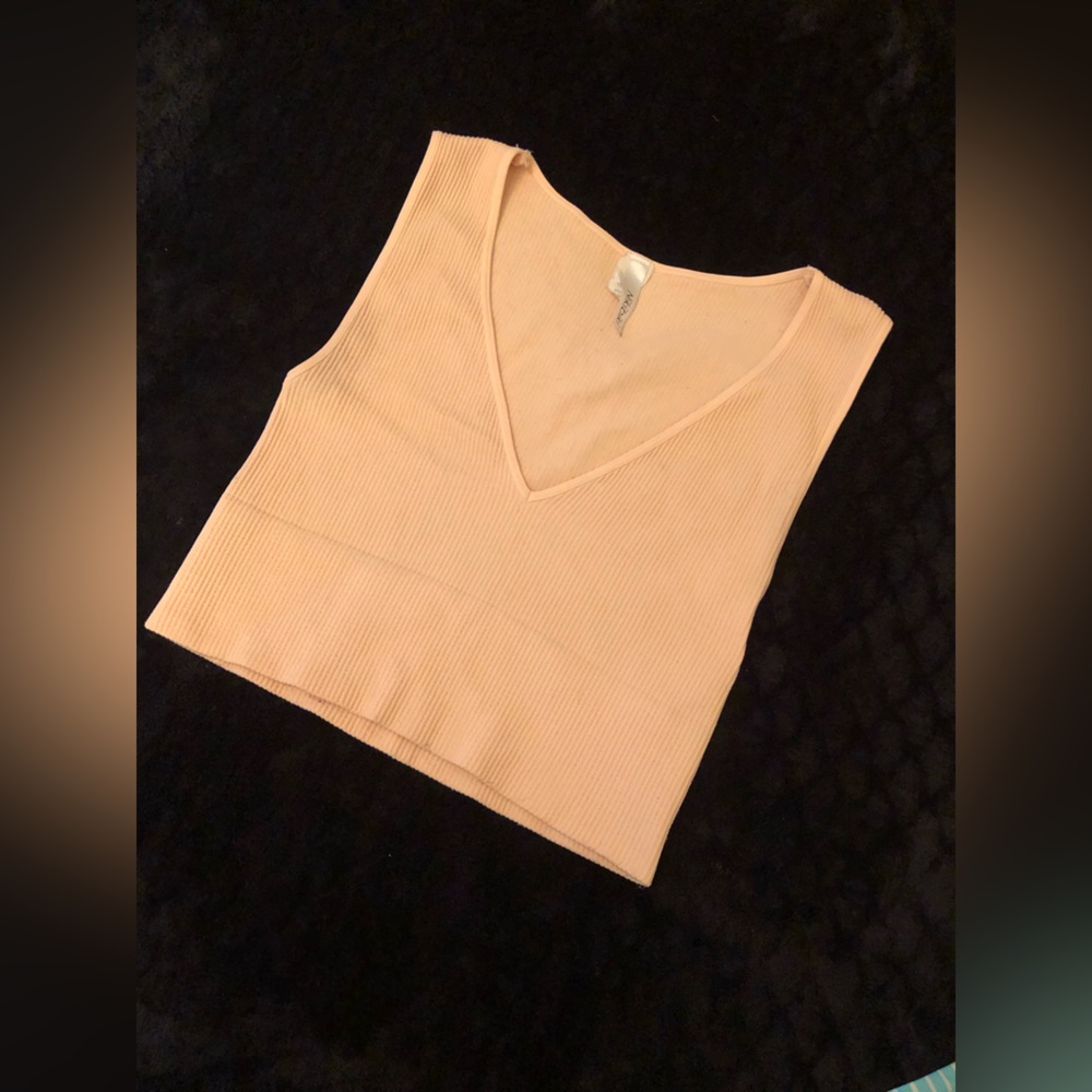 Creme crop top